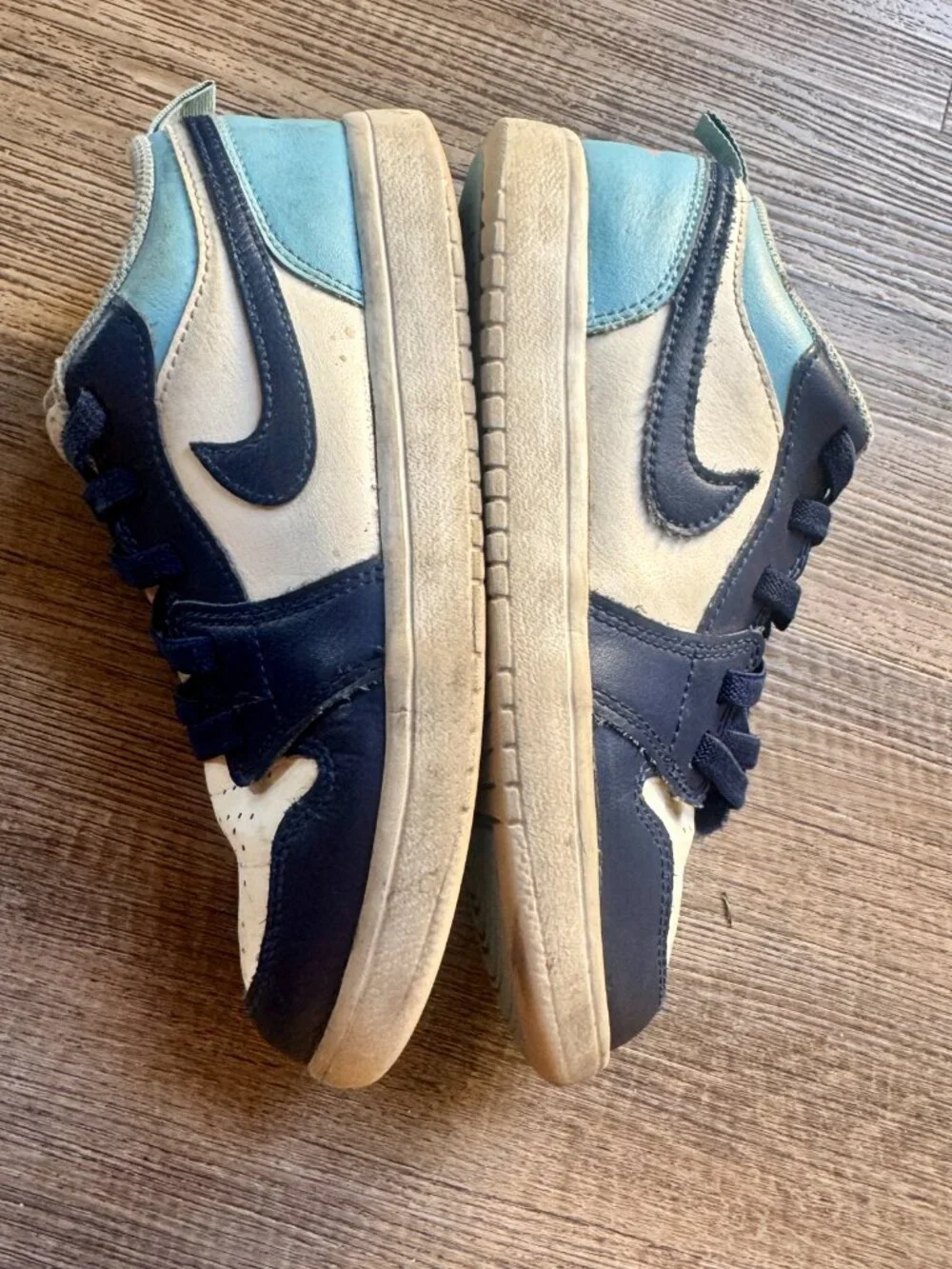 Kid's Nike Velcro Sneakers Youth Size 3 Nike Court Borough Low Bundle